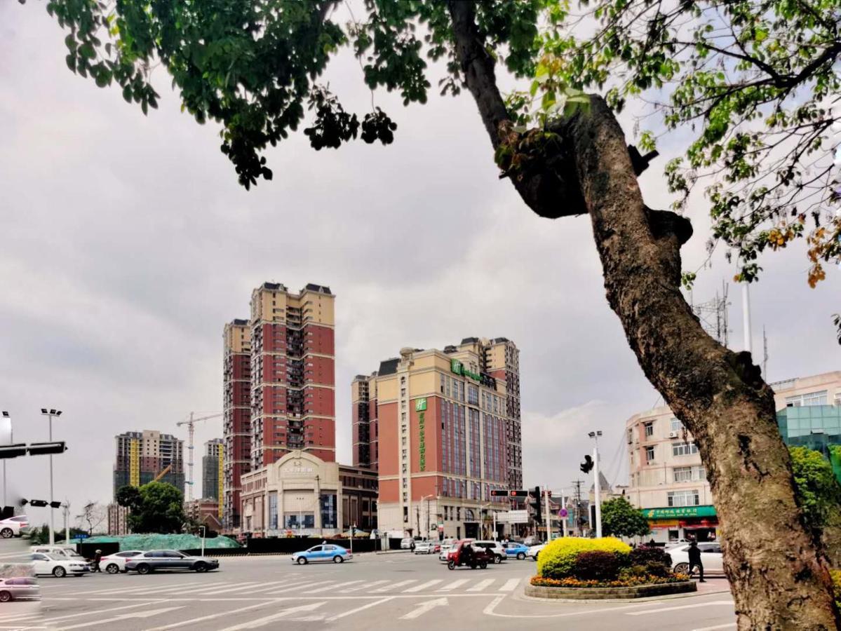 Holiday Inn Express Pengzhou Downtown, An Ihg Hotel Tianpeng Buitenkant foto